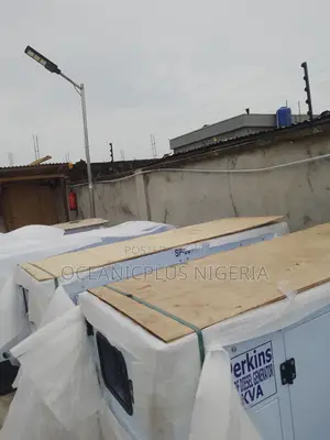 Less Soundproof 20kva Perkins DIESEL Generator