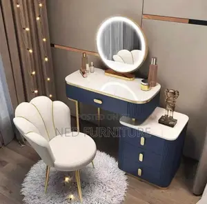 Quality Dressing Mirror With Chiar