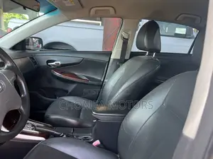 Toyota Corolla 2011 Silver