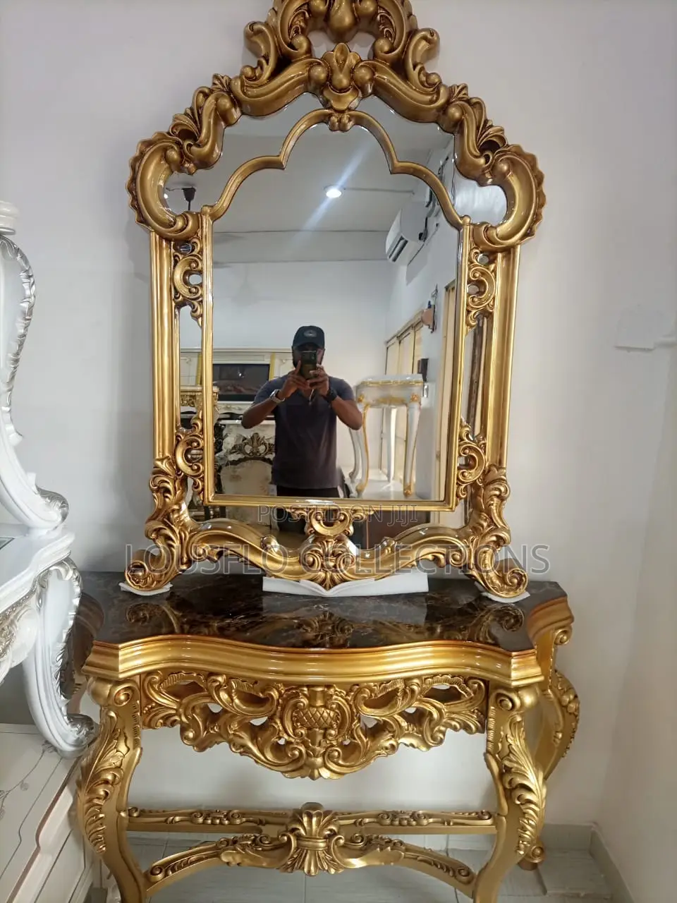 Royal Conso and Mirror