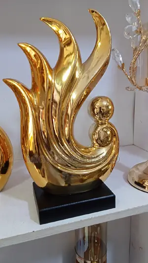 Figurine Statue TV Shelves Table Decorations
