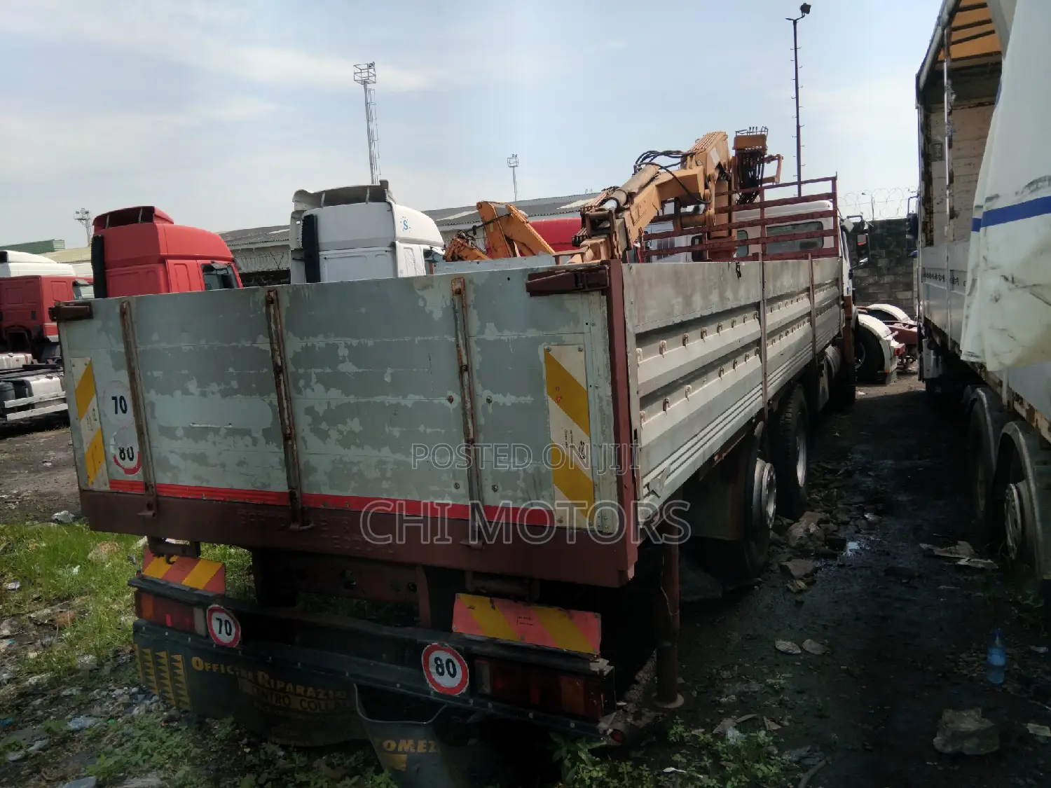 Mercedes Truck 15tons Self-Loader