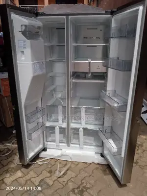 Hisense "Ice Maker" Refrigerator With Water Dispenser