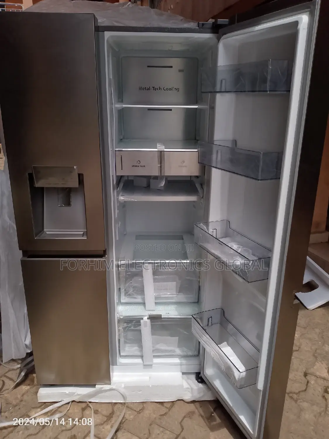 Hisense "Ice Maker" Refrigerator With Water Dispenser