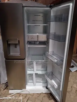 Hisense "Ice Maker" Refrigerator With Water Dispenser