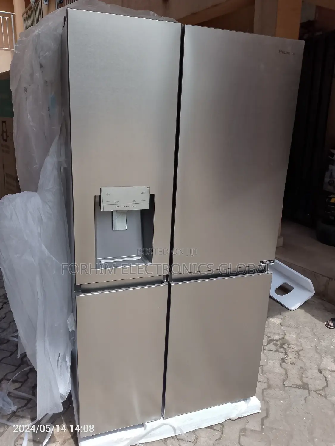 Hisense "Ice Maker" Refrigerator With Water Dispenser