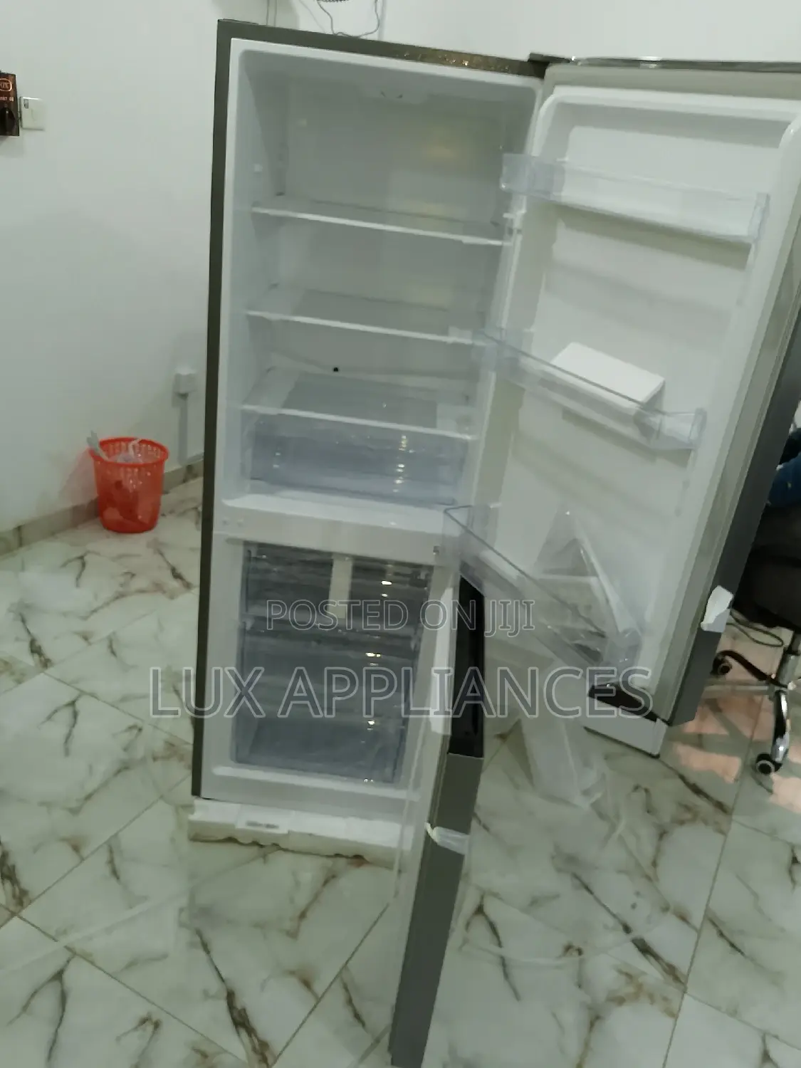 Hisense 29DCA 225L Bottom Freezer Refrigerator