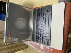 Photo - 360 Case With Keyboard iPad Pro 11”