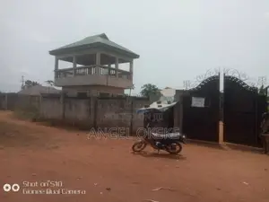 4bdrm Bungalow in Oko Afo for sale