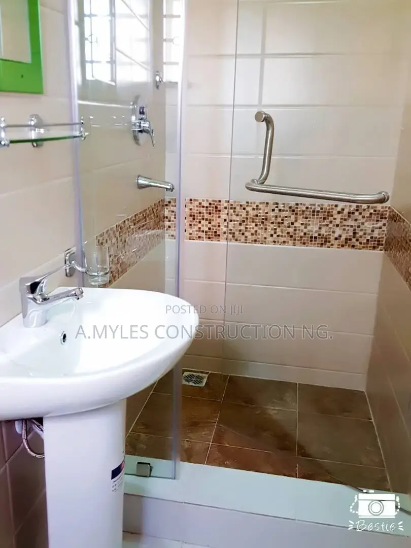 Silver Shower Cubicles