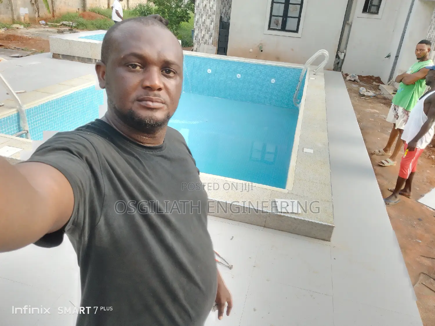 Exquisite Swimming Pool With Jacuzzi