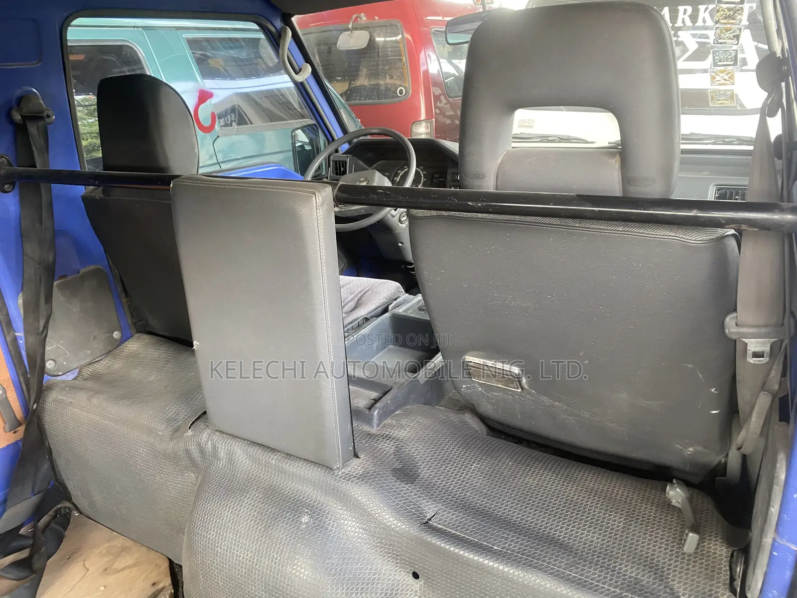 Mitsubishi L300 2002 Blue