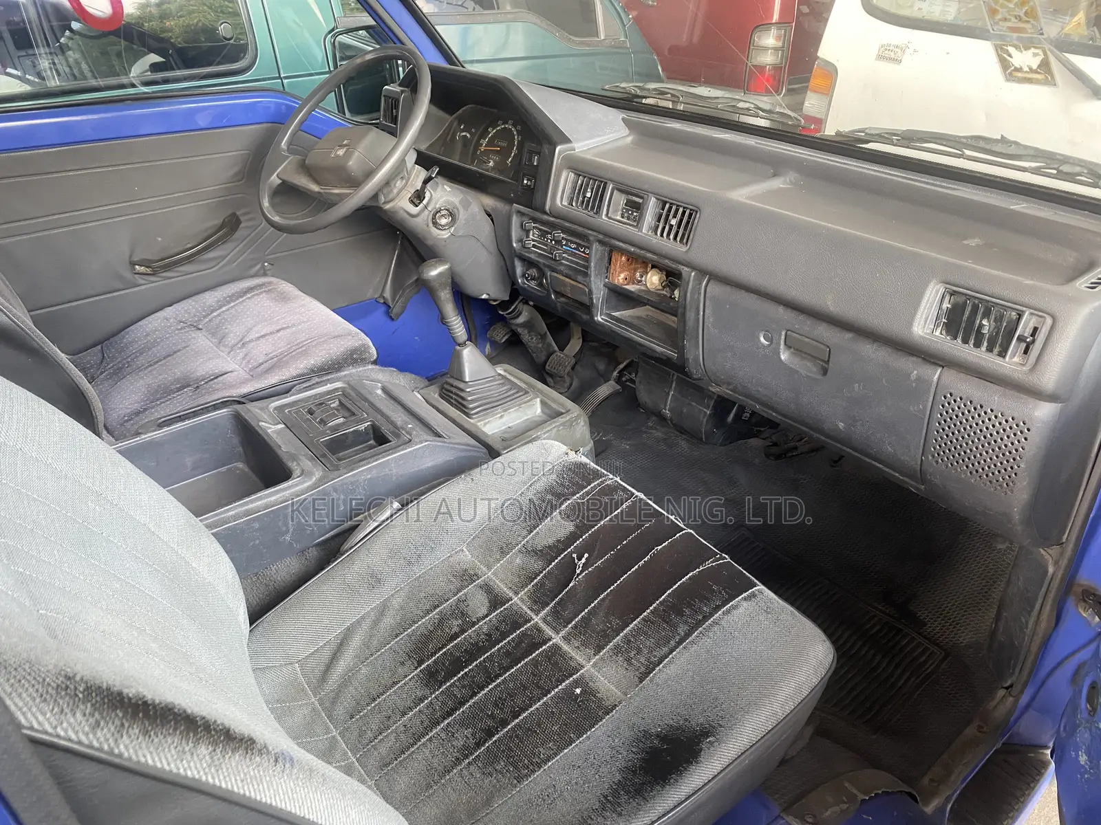 Mitsubishi L300 2002 Blue