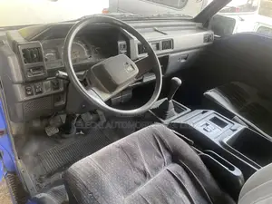 Mitsubishi L300 2002 Blue