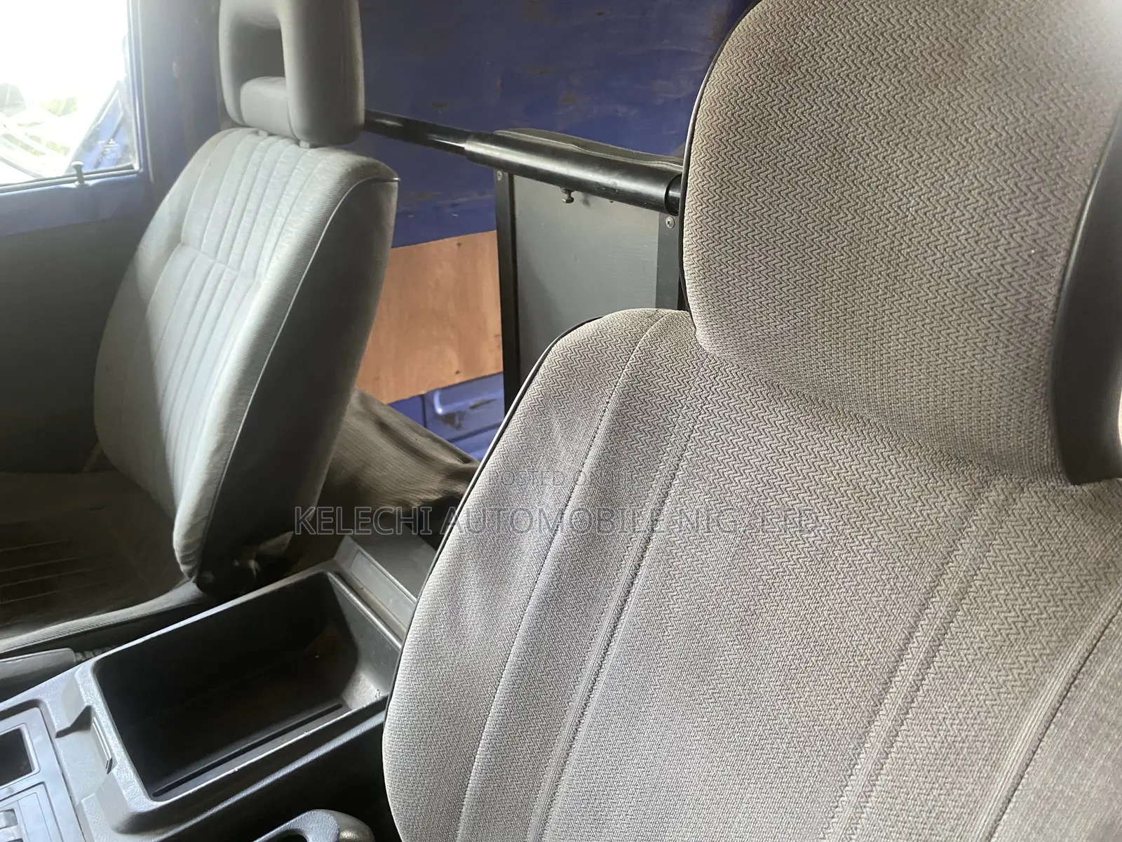 Mitsubishi L300 2002 Blue