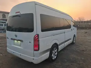 Toyota HiAce 2017 White