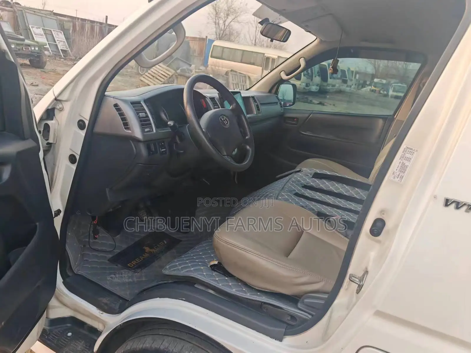 Toyota HiAce 2017 White