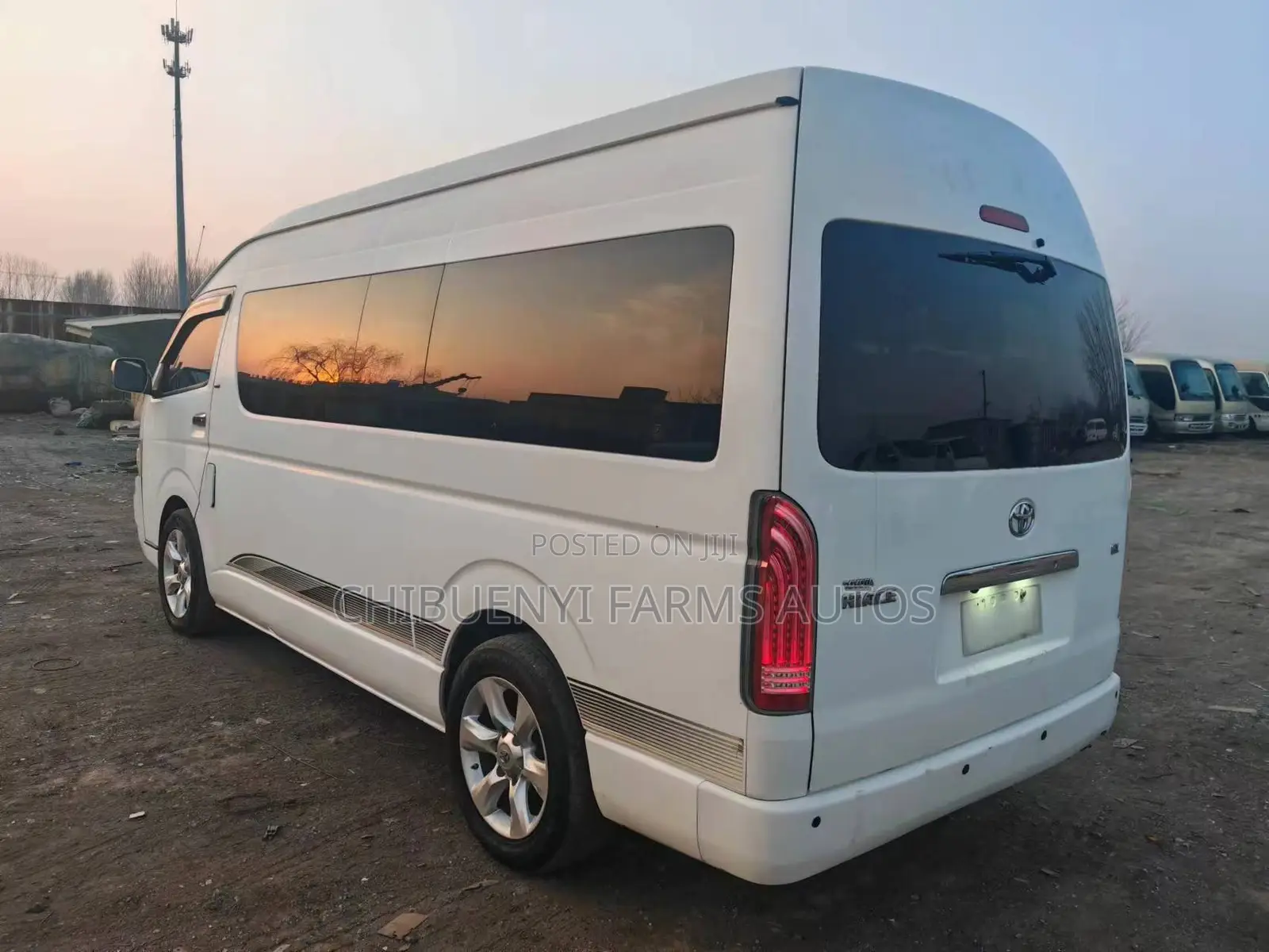 Toyota HiAce 2017 White