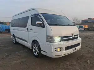 Toyota HiAce 2017 White
