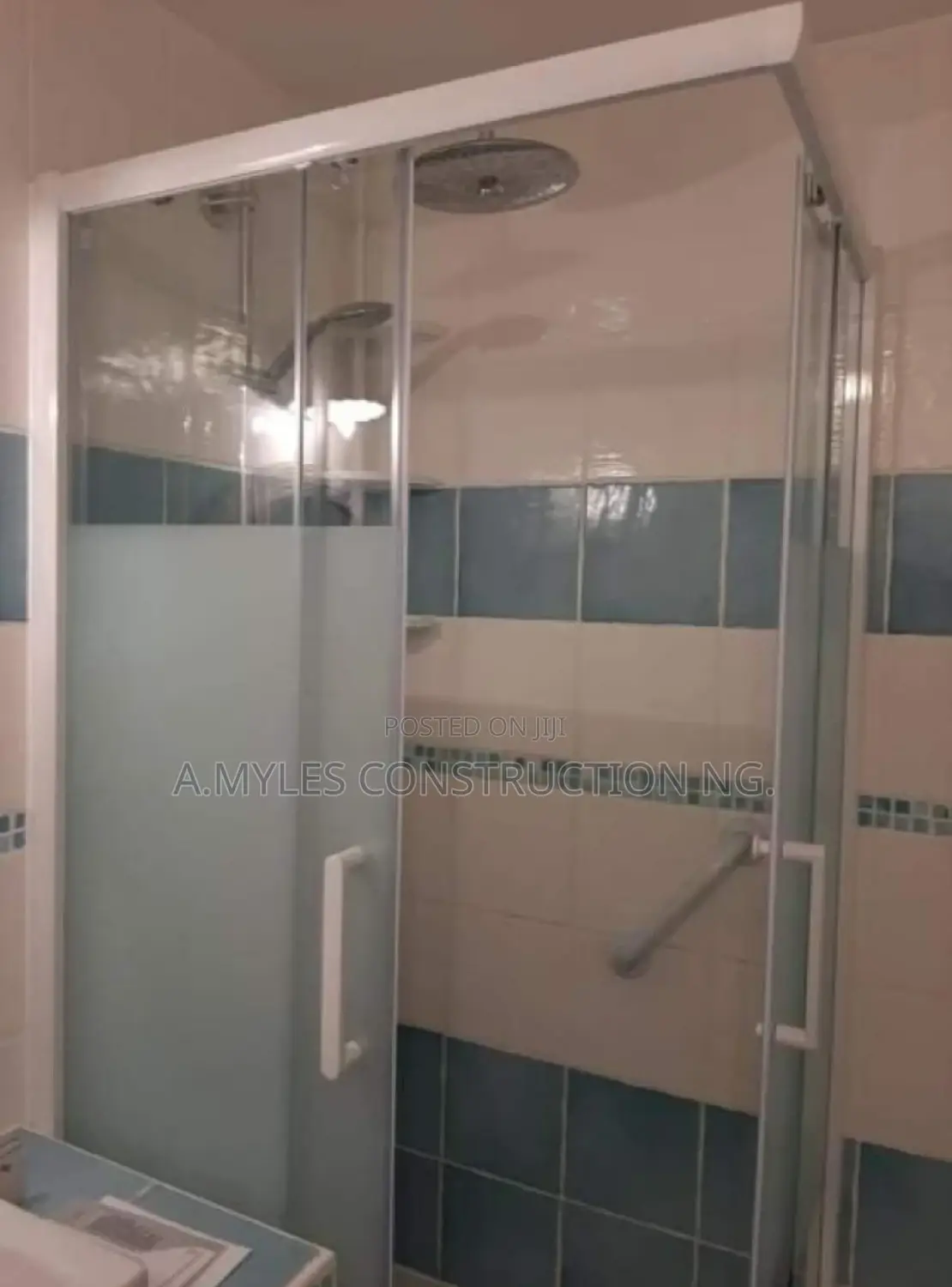 Centre Shower Cubicles