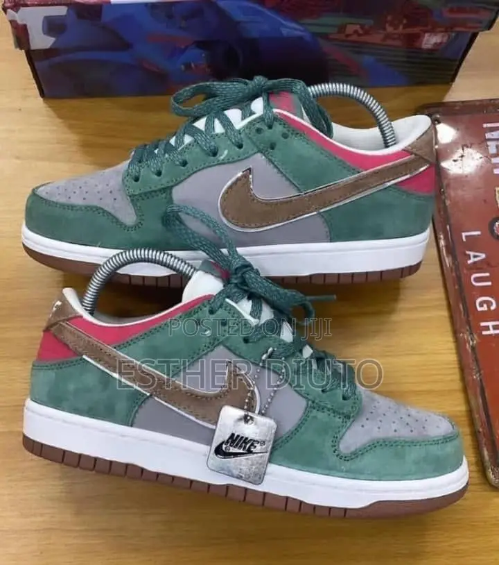 Nike Sneakers