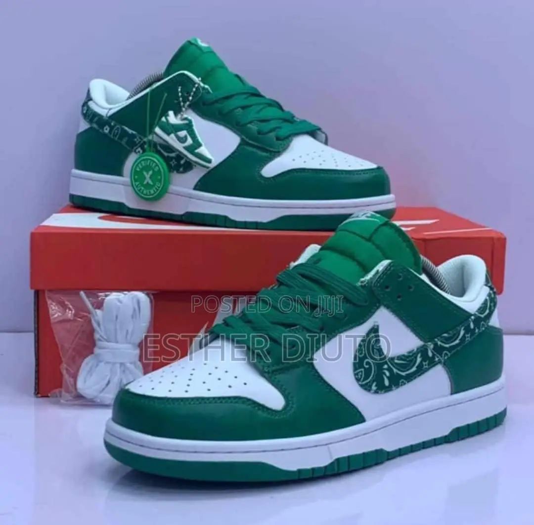 Nike Sneakers