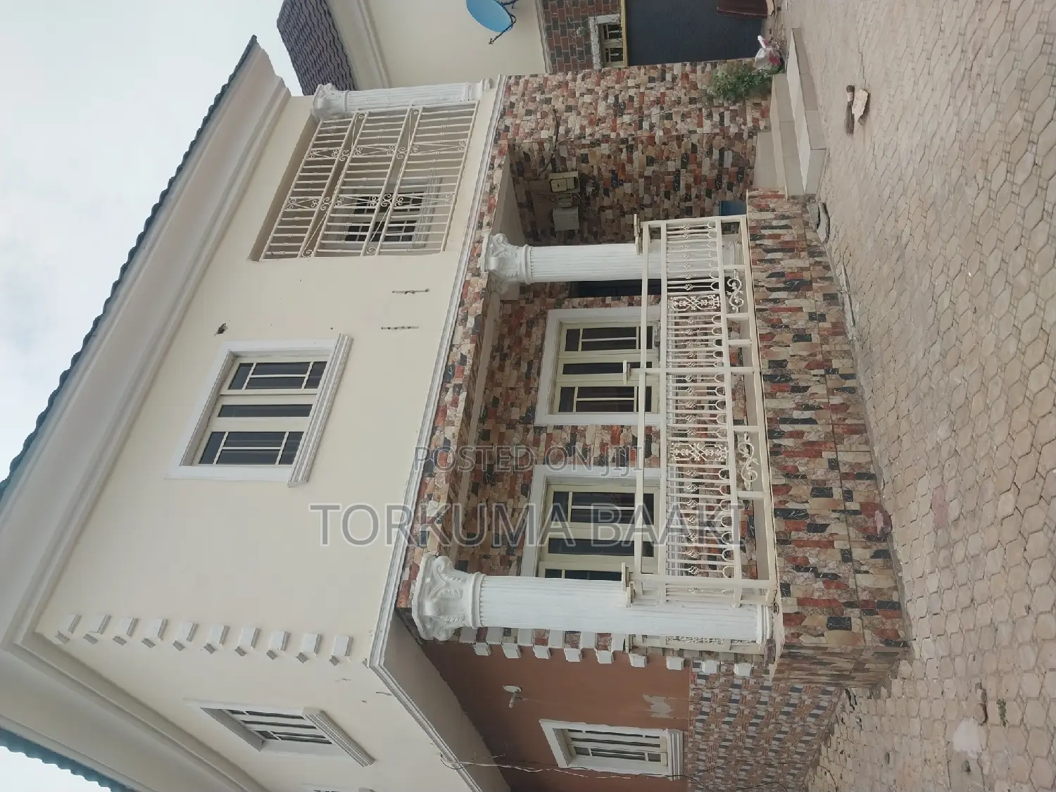 4bdrm Duplex in Manreng Estate, Life Camp for rent