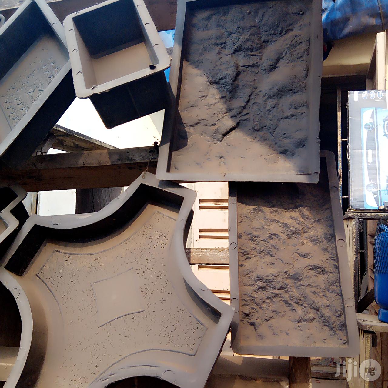 Plastic Interlocking Mould