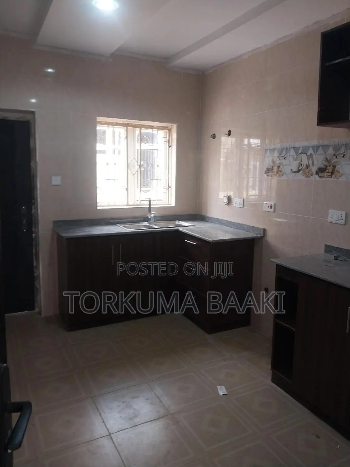 Four Bedrooms Terrace