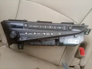 Es350 2020-2023 Radio Facing