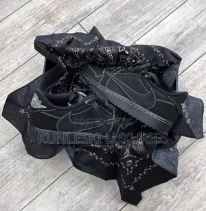 Original Travis Scott X Jordan 1 Low Black Phantom Sneakers