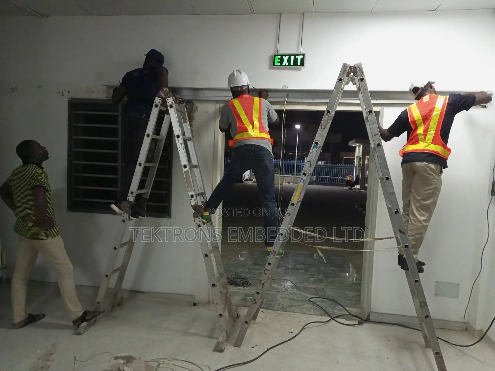 Automatic Sliding Door Installation and Maintenance