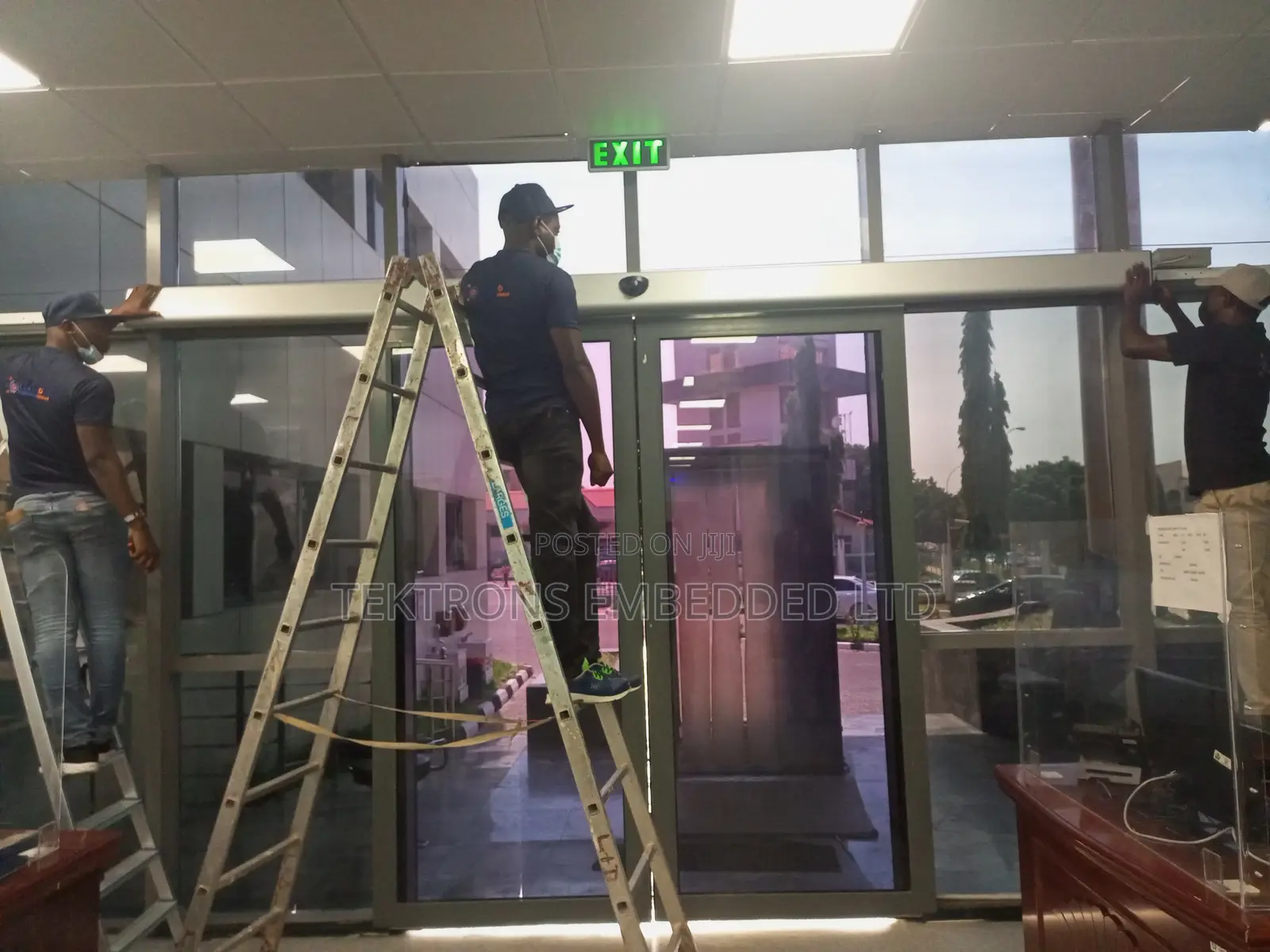 Automatic Sliding Door Installation and Maintenance