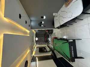 Luxury 1 Bedroom Duplex PS5, Private Swimming Pool,Snooker