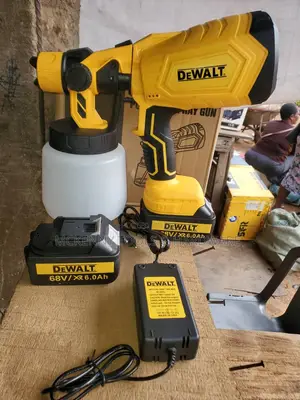 Cordless Presure Sprayer Machine