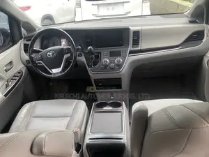 Toyota Sienna 2016 Blue