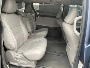Toyota Sienna 2016 Blue
