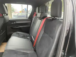 New Toyota Hilux 2024 Black