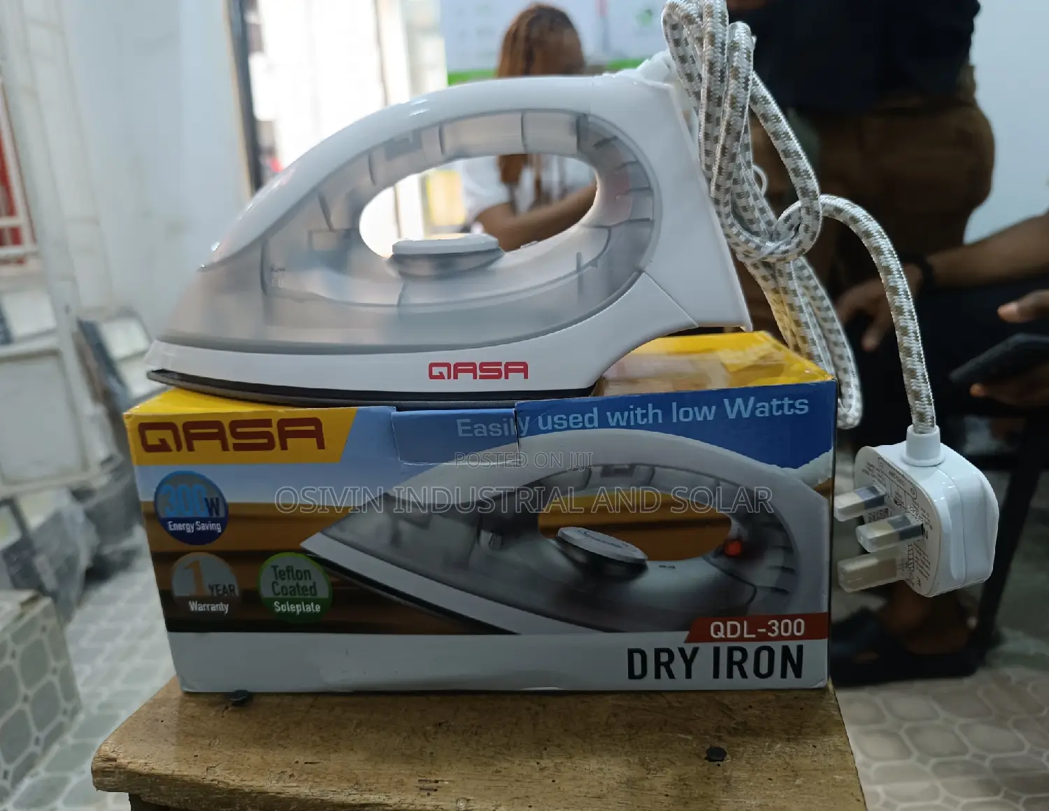 Qasa Low Voltage Solar Electric Pressing Iron