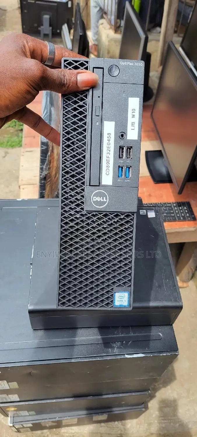 Desktop Computer Dell OptiPlex 3070 8GB Intel Core i5 HDD+SSD 500GB
