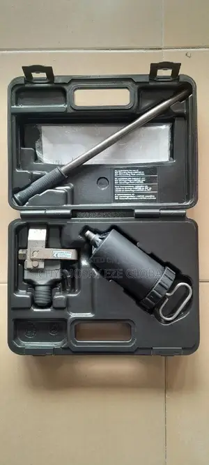 Oil Injector