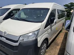 Toyota HiAce 2019 White