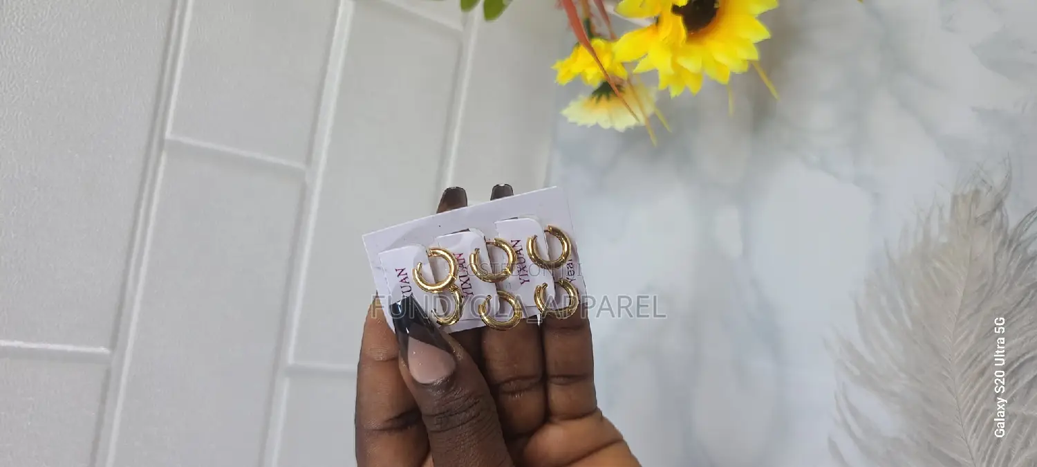 Mini Gold Loop Earring