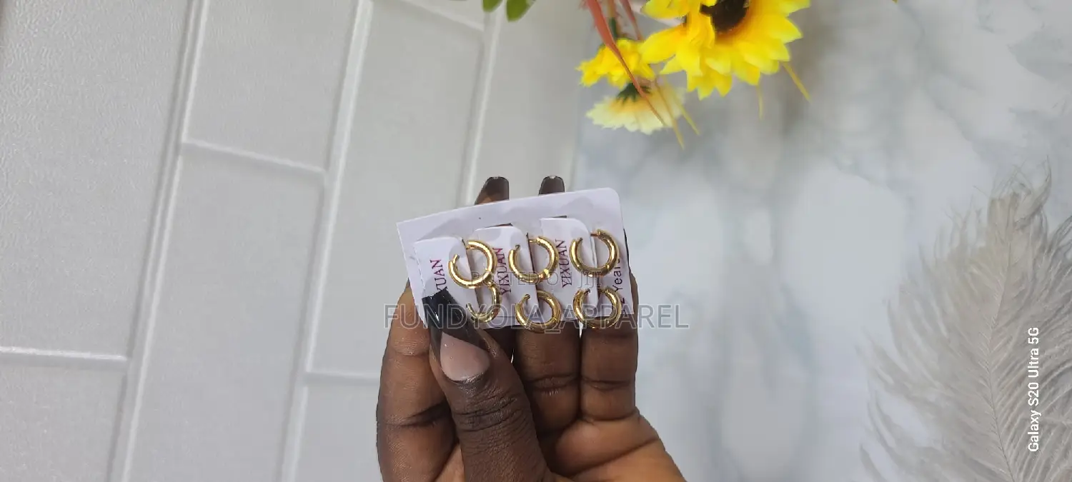 Mini Gold Loop Earring