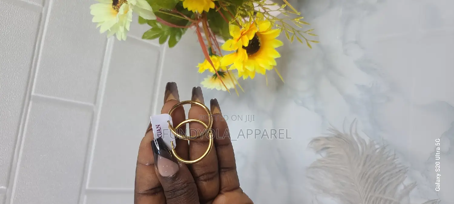 Mini Gold Loop Earring