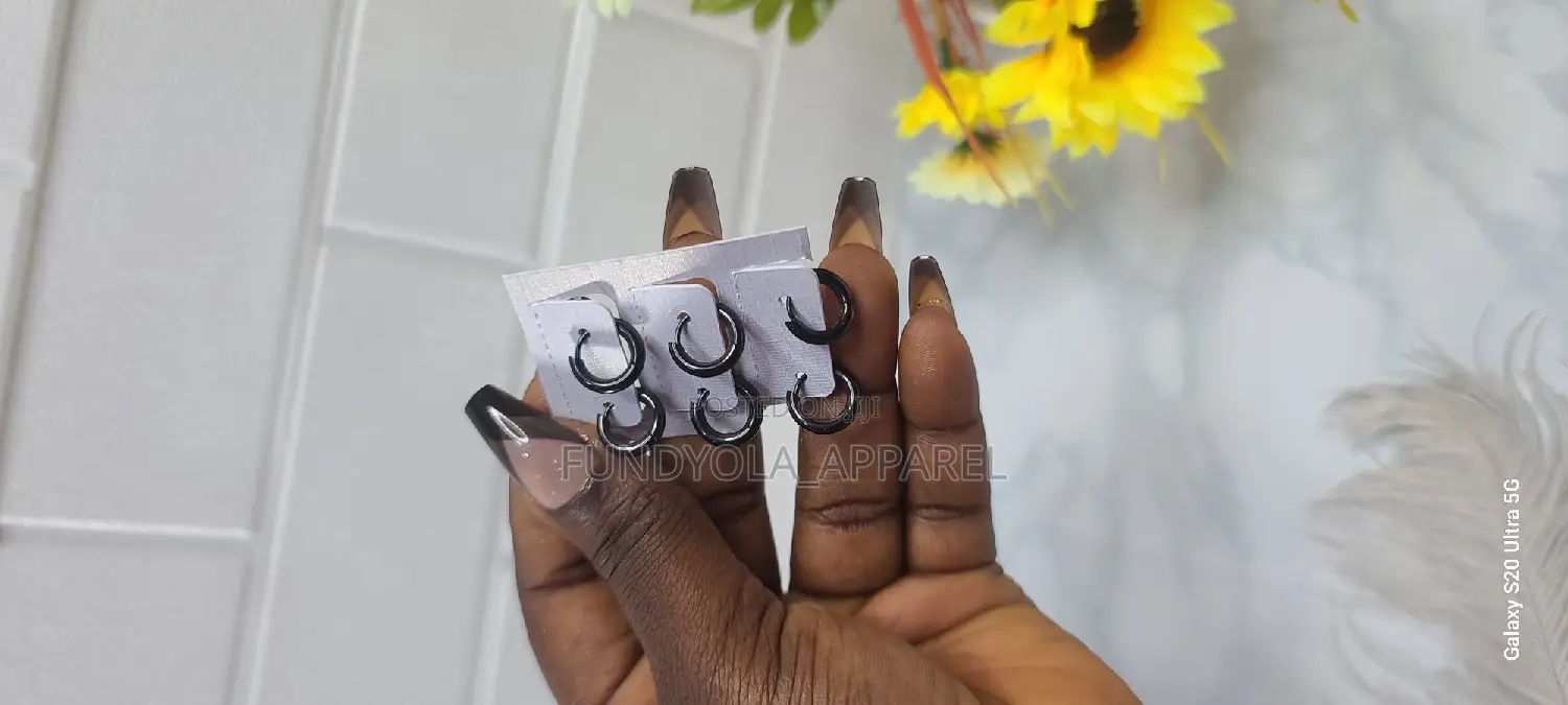 Mini Black Loop Earring