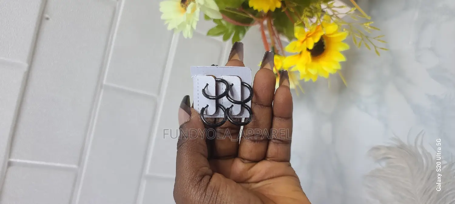 Mini Black Loop Earring