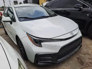 Toyota Corolla LE 2021 White