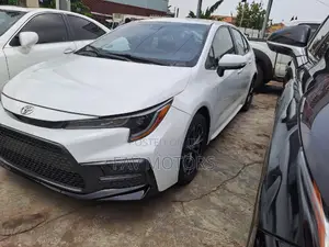 Toyota Corolla LE 2021 White