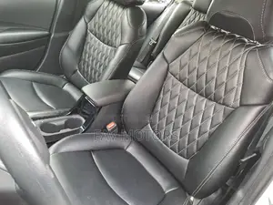 Toyota Corolla LE 2021 White